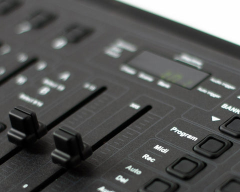 ADJ DMX Operator - Controller for 12 Fixtures/192 DMX Channels 3U